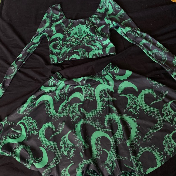 *SOLD* Blackmilk Cthulhu Top - Picture 3 of 5